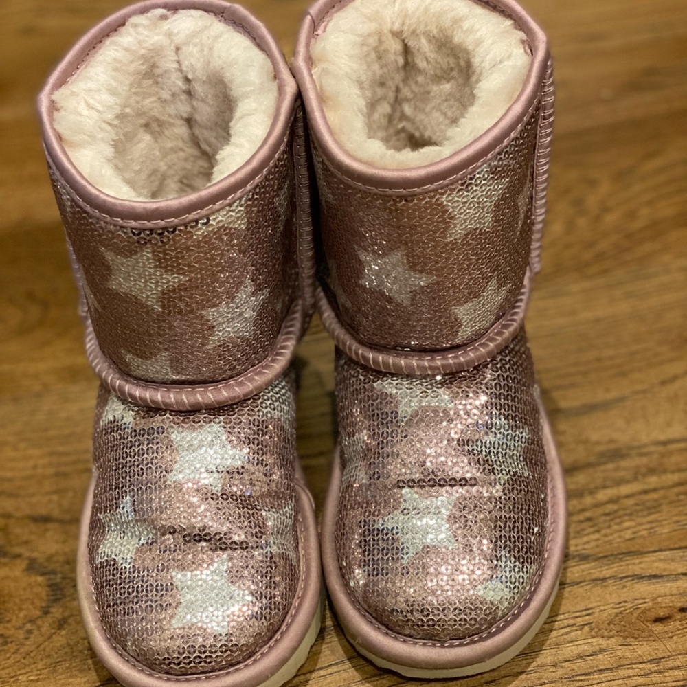 Girls Ugg’s toddler 11. New. Smoke/pet free home